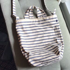 Baggu striped blue and white bucket bag 100% cotton